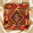 Kézi készítésű párnahuzat 45x45 Kilim párna